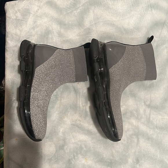 MK used grey sock boot size 6 - Picture 3 of 6